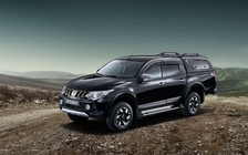 Mitsubishi tung Triton mới ra thị trường Việt Nam