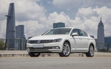 Volkswagen Passat BlueMotion 2017 có gì 'đấu' với Toyota Camry