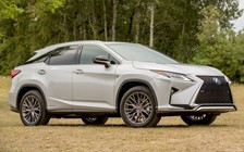 Lexus cắt trang bị, hạ giá bán RX450h