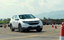 Khách Việt chạy đua mua xe Honda CR-V dù chê giá cao