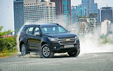 Chevrolet Trailblazer giảm giá 100 triệu đồng, cạnh tranh Ford Everest