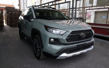 Toyota RAV4 2019 giá bán cao gấp đôi Honda CR-V khi về Việt Nam