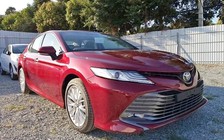 Toyota Camry giảm giá hàng chục triệu đồng tại Việt Nam
