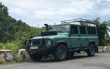 Xe độc Land Rover Defender TD5 2002 tại Việt Nam