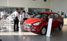 Nhiều người dừng mua ô tô, chờ giảm 50% thuế trước bạ