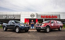 Chủ xe Nissan Frontier lăn bánh hơn 1,6 triệu km được tặng xe mới