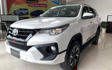 Đại lý đua giảm giá Toyota Fortuner trước khi tung xe mới
