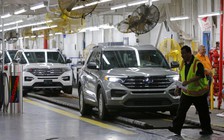 Hàng loạt nhà máy ô tô đóng cửa vì thiếu chip bán dẫn