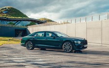 Bentley Flying Spur 2022 có thêm bản hybrid tiết kiệm xăng