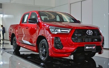 Toyota Hilux GR Sport 2021 có thêm phiên bản gầm thấp như sedan