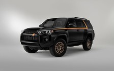 Toyota 4Runner 2023 bản đặc biệt trang trí bộ tem 'tức mắt'