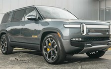 Xe SUV điện Rivian R1S to như VinFast VF9 tăng giá 'chóng mặt'