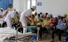 Hơn 130 công nhân nhập viện nghi do ngộ độc thực phẩm