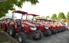 Tặng 123 máy nông nghiệp trị giá hơn 100 tỉ đồng cho nông dân