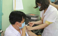 Khánh Hòa tiêm vắc xin Covid-19 cho y, bác sĩ tuyến đầu phòng chống dịch