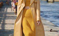 Trench coat vẫn là chiếc áo khoác được “sủng ái” vào mùa xuân