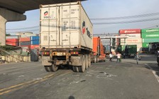 Xe container cán chết người phụ nữ trên đường ra bến xe để về quê nghỉ lễ