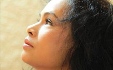 Nhà văn Trầm Hương và họa sĩ TP.HCM đấu giá tranh giúp đồng bào miền Trung