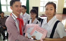 Báo Thanh Niên trao học bổng Nguyễn Thái Bình cho học sinh quận 11