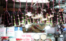 Vô tư đưa chất độc vào người