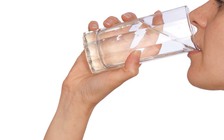 Uống nước như thế nào mới đủ và đúng?