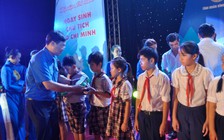 Trao 100 suất học bổng Nguyễn Thái Bình của Báo Thanh Niên cho học sinh Bình Thuận