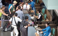 Sân bay quyết tăng phí