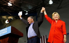 Ủng hộ bà Clinton tăng sau đại hội đảng