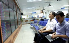 Chứng khoán vượt qua nỗi sợ 'tháng cô hồn'