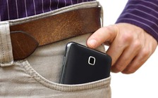 Chớ dại mà bỏ điện thoại trong túi quần