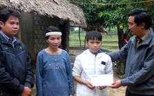 Trao 23 triệu đồng cho nam sinh lớp 7 nghỉ học vì nhà hết gạo