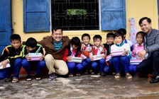 Niềm vui của học trò vùng lũ