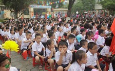 Địa phương có sách giáo khoa riêng, học sinh khiếm thị càng khó khăn