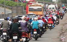 Người dân ùn ùn trở lại Sài Gòn