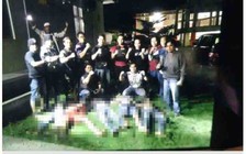 Nhóm cảnh sát bị chỉ trích vì chụp ảnh ‘tự sướng’ bên cạnh các thi thể