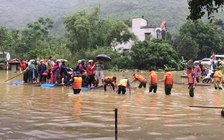 Mưa lũ làm 60 người chết, 36 người mất tích