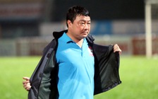 Hành xử chưa chuyên nghiệp của HLV Việt Hoàng