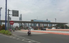 Tháo dỡ trạm thu phí hầm sông Sài Gòn 6 năm không hoạt động