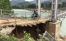 Thót tim khi đi qua cầu treo