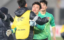 Báo chí Đông Nam Á gọi Bùi Tiến Dũng là Vua bắt 11 m