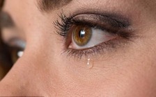 Nước mắt giúp chẩn đoán bệnh Parkinson sớm nhiều năm