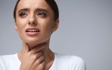 Tại sao bạn lại bị khô họng?