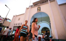 Tháo 'nút cổ chai' visa cho du lịch