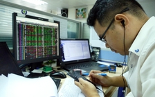 Chứng khoán Việt Nam lại bị 'bốc hơi' hơn 143.000 tỉ đồng