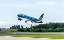 Khách Vietnam Airlines nối chuyến sẽ ngồi lại trên máy bay