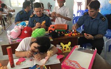 Tình nguyện viên Canada giúp trẻ khuyết tật