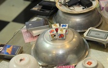 Triệt phá sới bạc liên tỉnh trong trang trại nuôi gà, tạm giữ 34 người