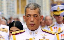 Xem xét hoãn bầu cử để tránh lễ lên ngôi vua Thái