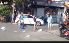 Vứt rác bừa bãi lại đánh chửi lao công