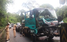 Xe đầu kéo va chạm với xe tải, đèo Bảo Lộc kẹt cứng